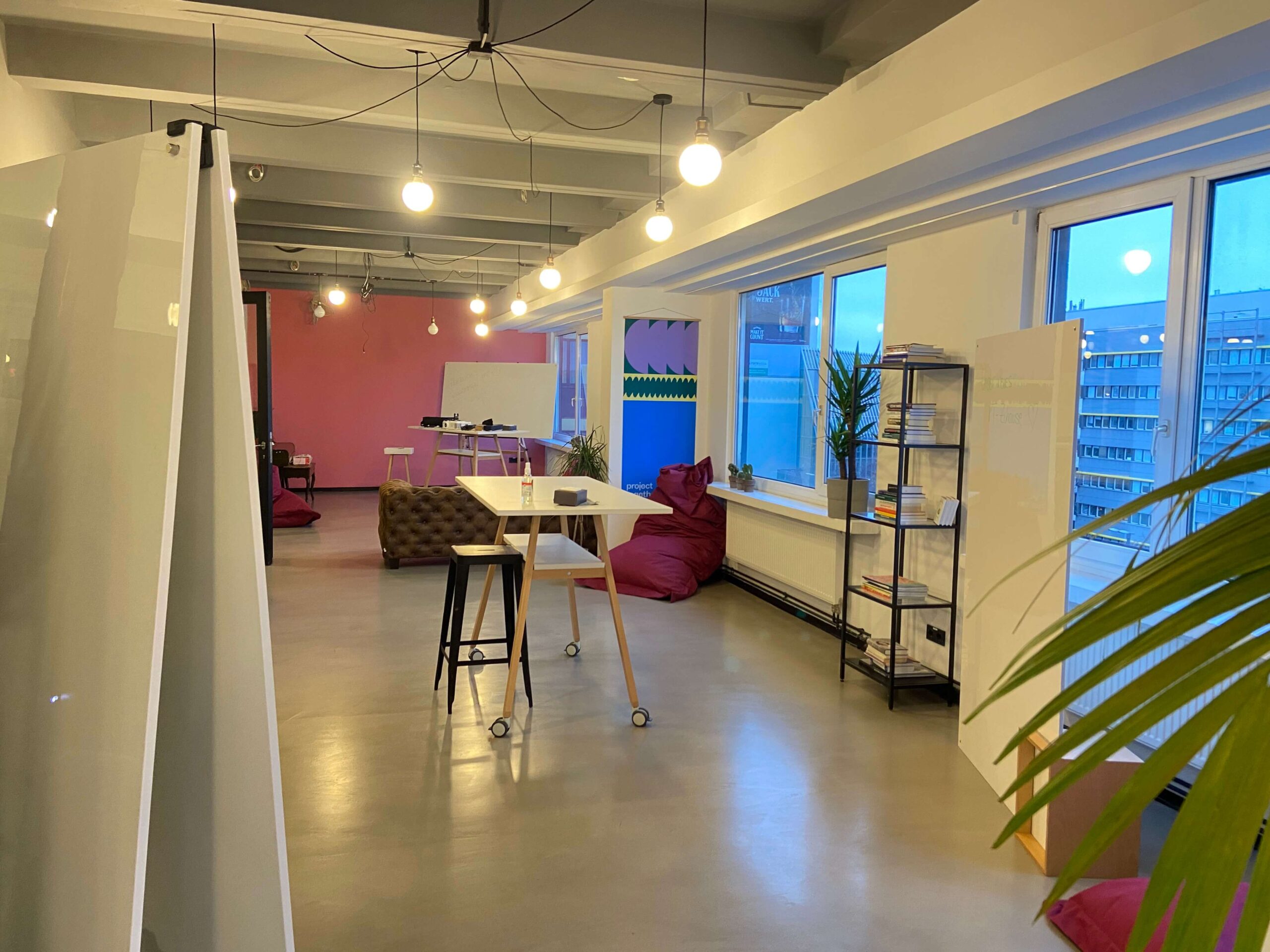 Community Space und Verlängerung | Kapazität von max. 80 Personen stehend und 50 Personen sitzend